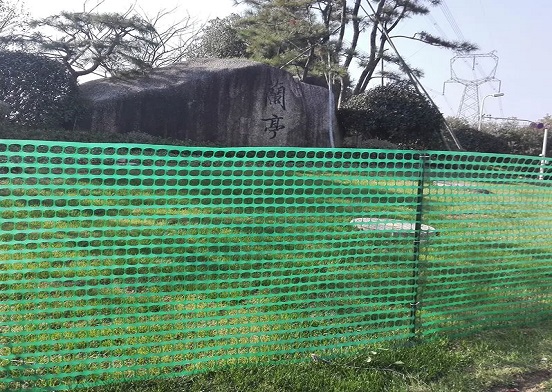 プラスチック製の養鶏ネットで鶏を守りましょう